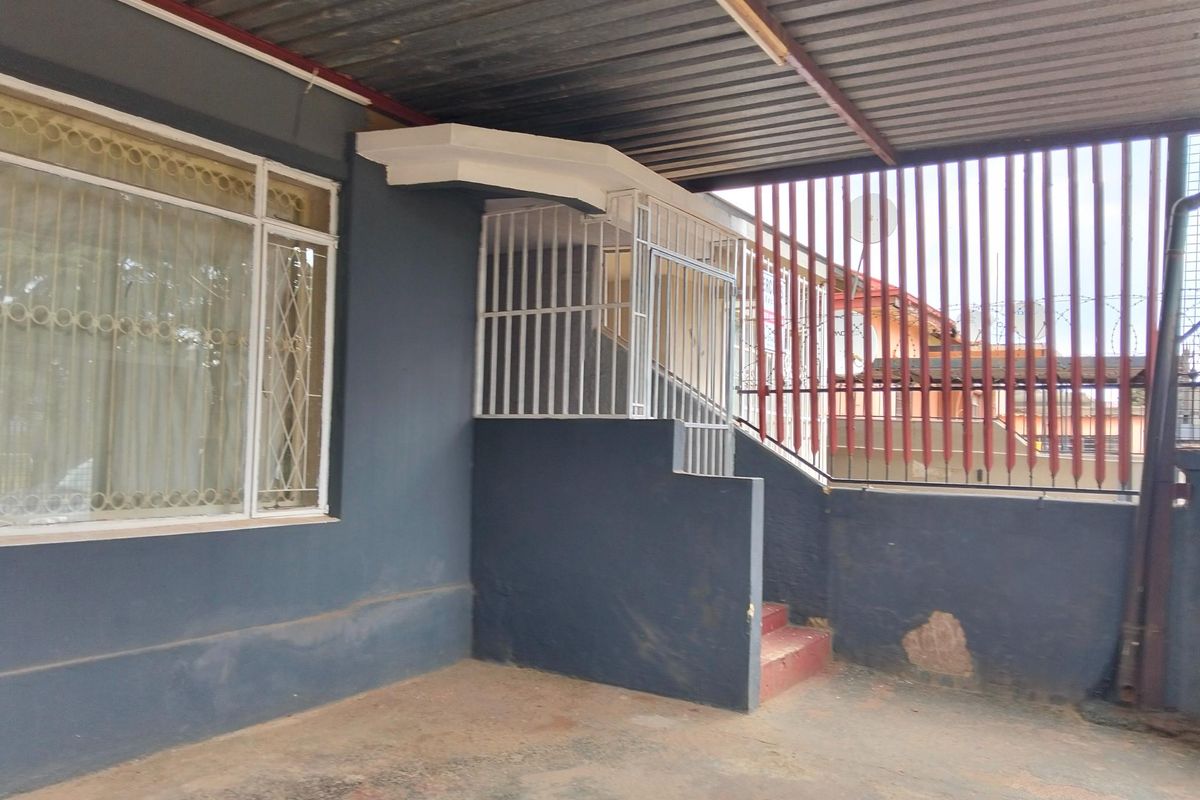 2 BEDROOM HOUSE FOR SALE - Photo 3