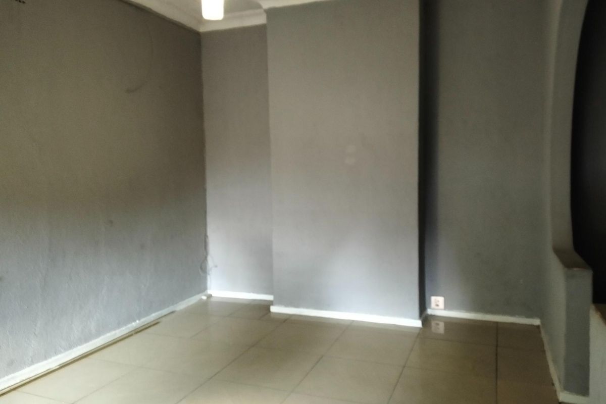 2 BEDROOM HOUSE FOR SALE - Photo 5