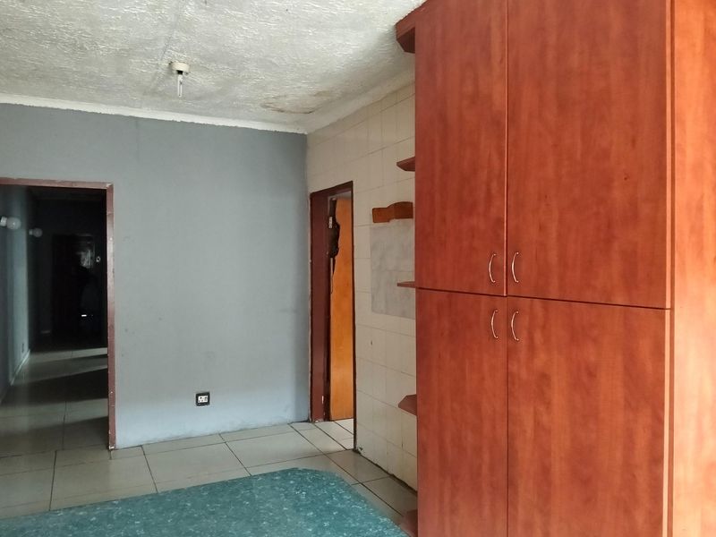 2 BEDROOM HOUSE FOR SALE - Photo 10