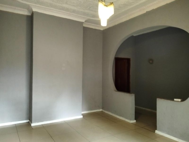 2 BEDROOM HOUSE FOR SALE - Photo 6