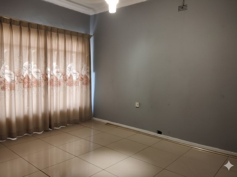 2 BEDROOM HOUSE FOR SALE - Photo 4