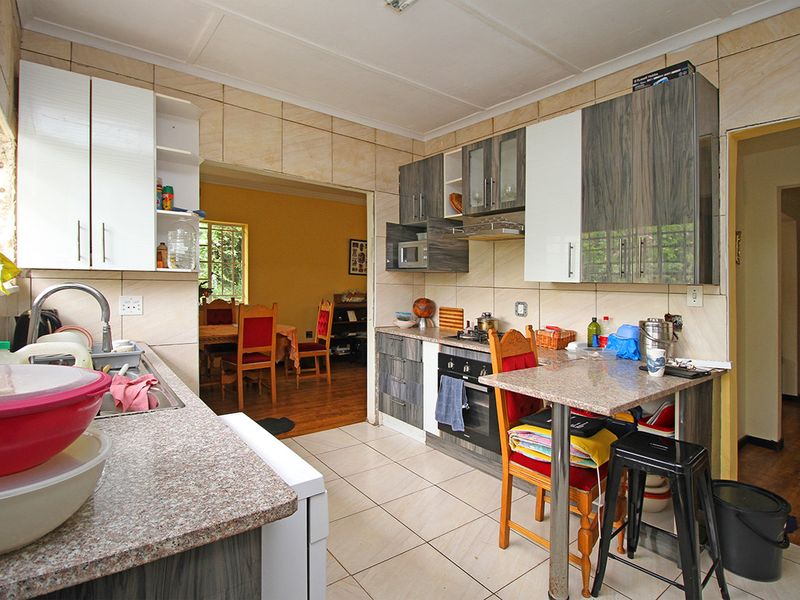 A WELL LOCATED 4 BEDROOMS HOUSE FOR SALE IN THE HEART OF SANDRIGHAMFOR R 1.890.000 - Photo 7