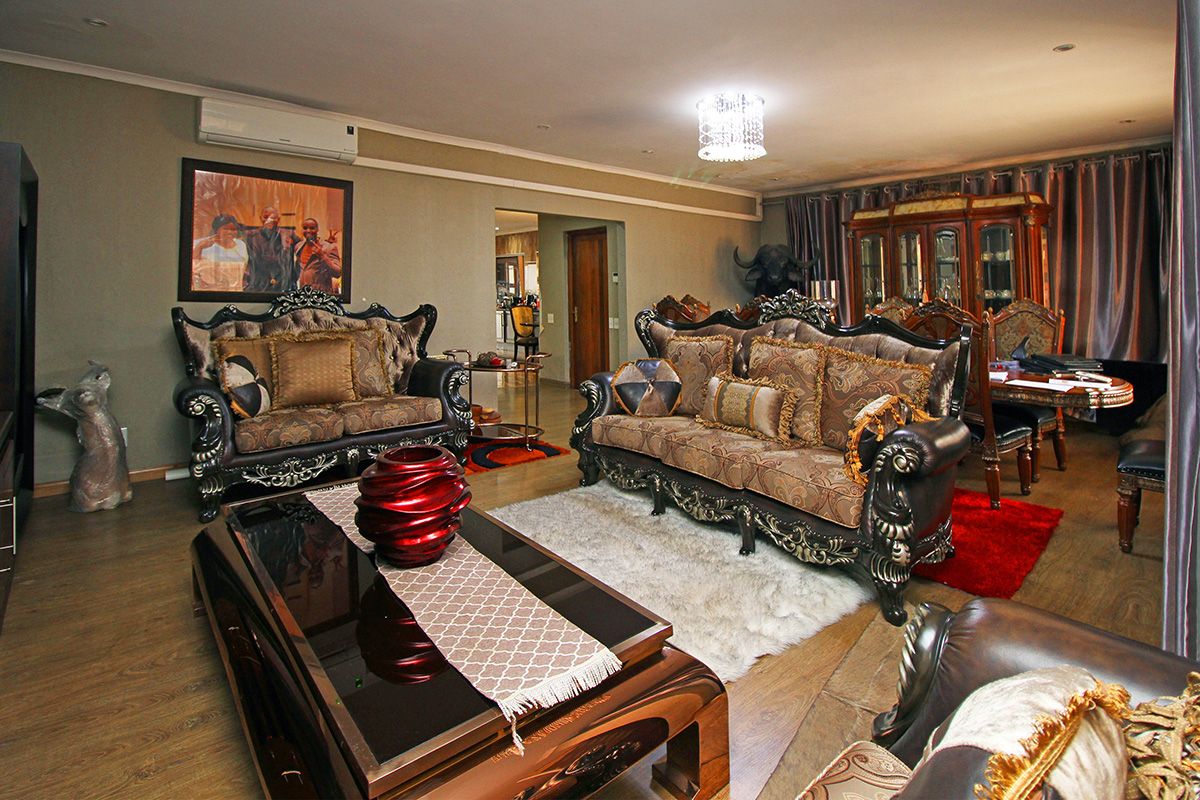 A COMFORTABLE HOME FOR SALE IN A COVETED NEIGHBORHOOD OF KENSINGTON SOUTH - Photo 4