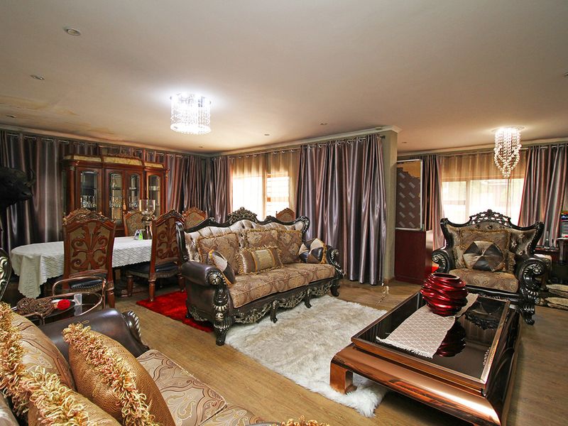 A COMFORTABLE HOME FOR SALE IN A COVETED NEIGHBORHOOD OF KENSINGTON SOUTH - Photo 7