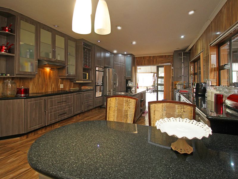 A COMFORTABLE HOME FOR SALE IN A COVETED NEIGHBORHOOD OF KENSINGTON SOUTH - Photo 6