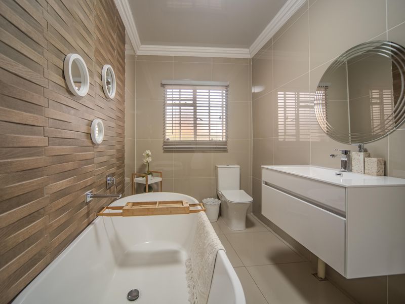 Stunning 2-bedroom townhouse in Standerton Central, perfect for cozy living, and convenient access! - Photo 10