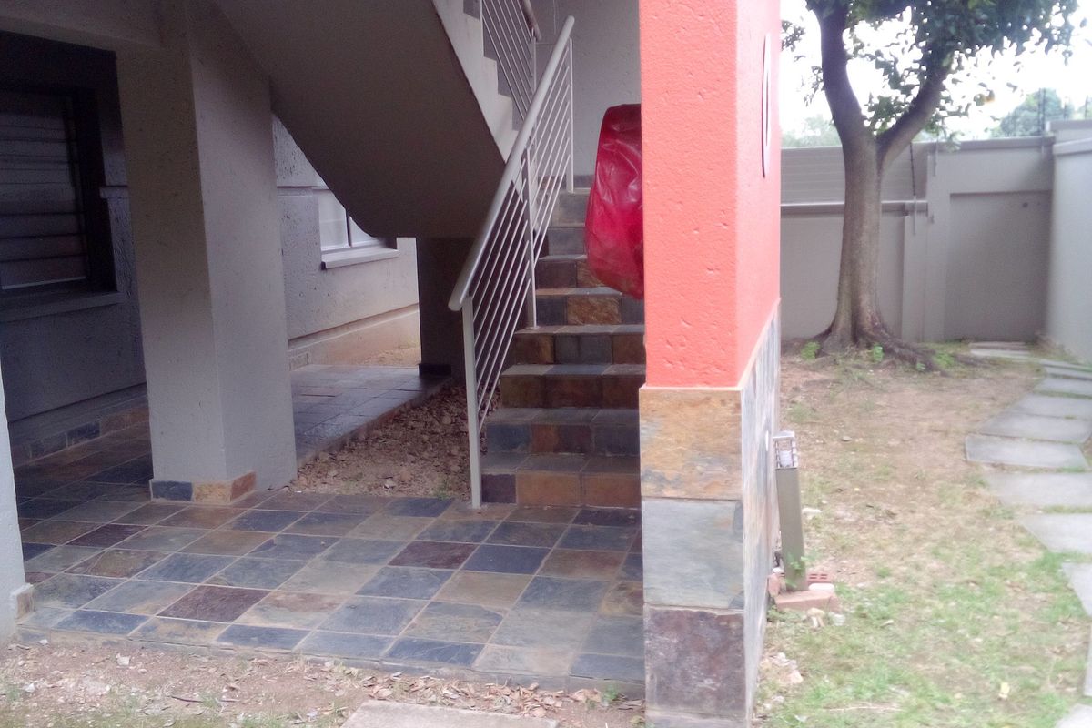 Ground floor tenanted unit for Sale - Photo 2