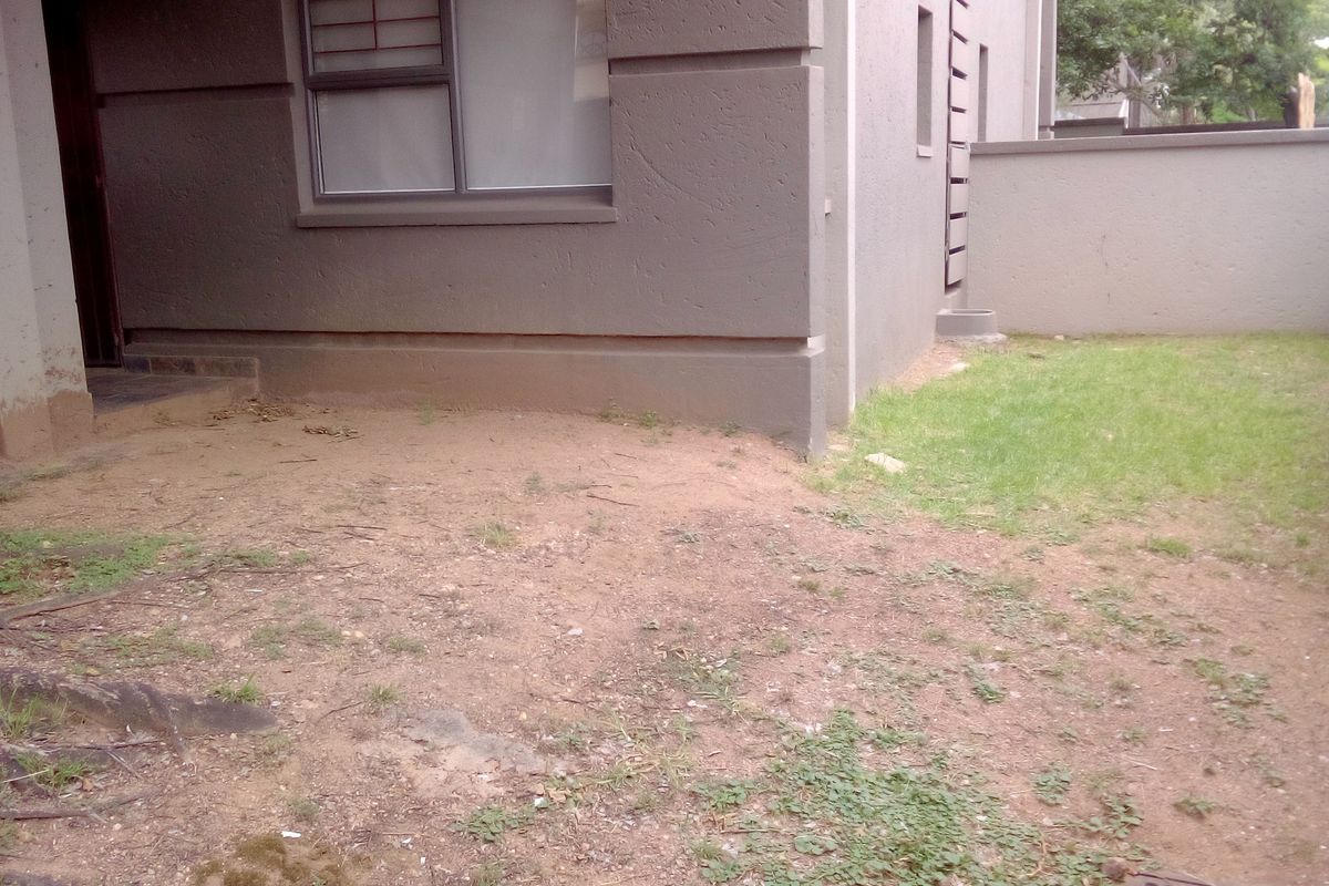 Ground floor tenanted unit for Sale - Photo 4