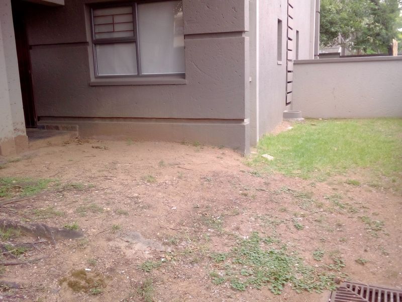 Ground floor tenanted unit for Sale - Photo 4