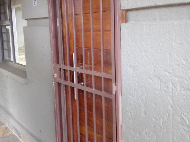 Ground floor tenanted unit for Sale - Photo 7