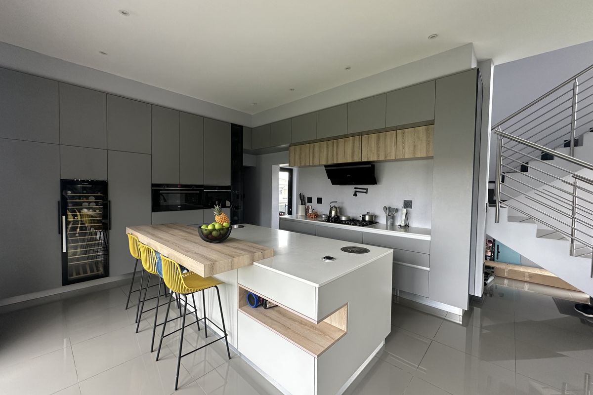 Golf Estate Living With Views - Photo 3