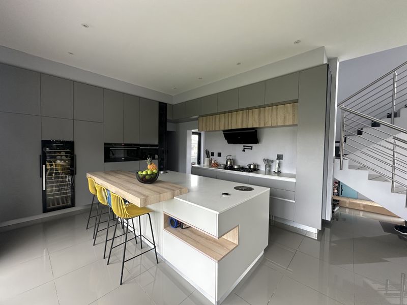 Golf Estate Living With Views - Photo 3