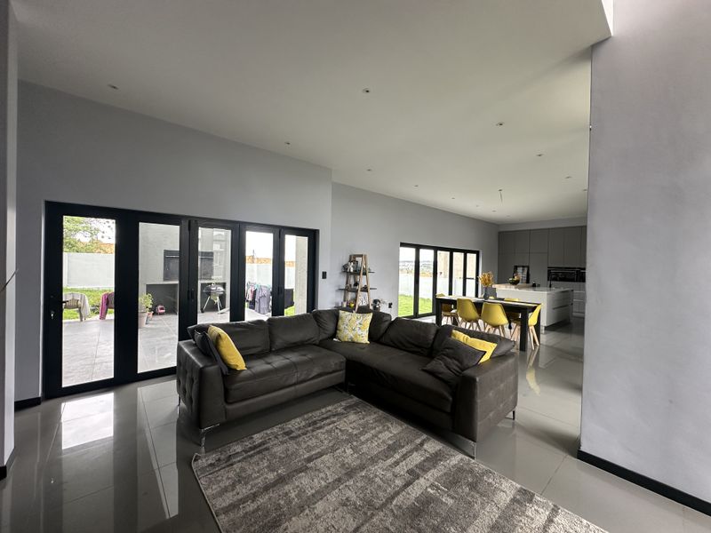 Golf Estate Living With Views - Photo 9