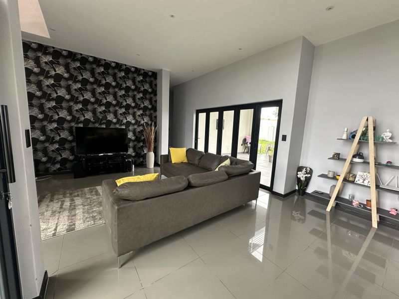 Golf Estate Living With Views - Photo 7