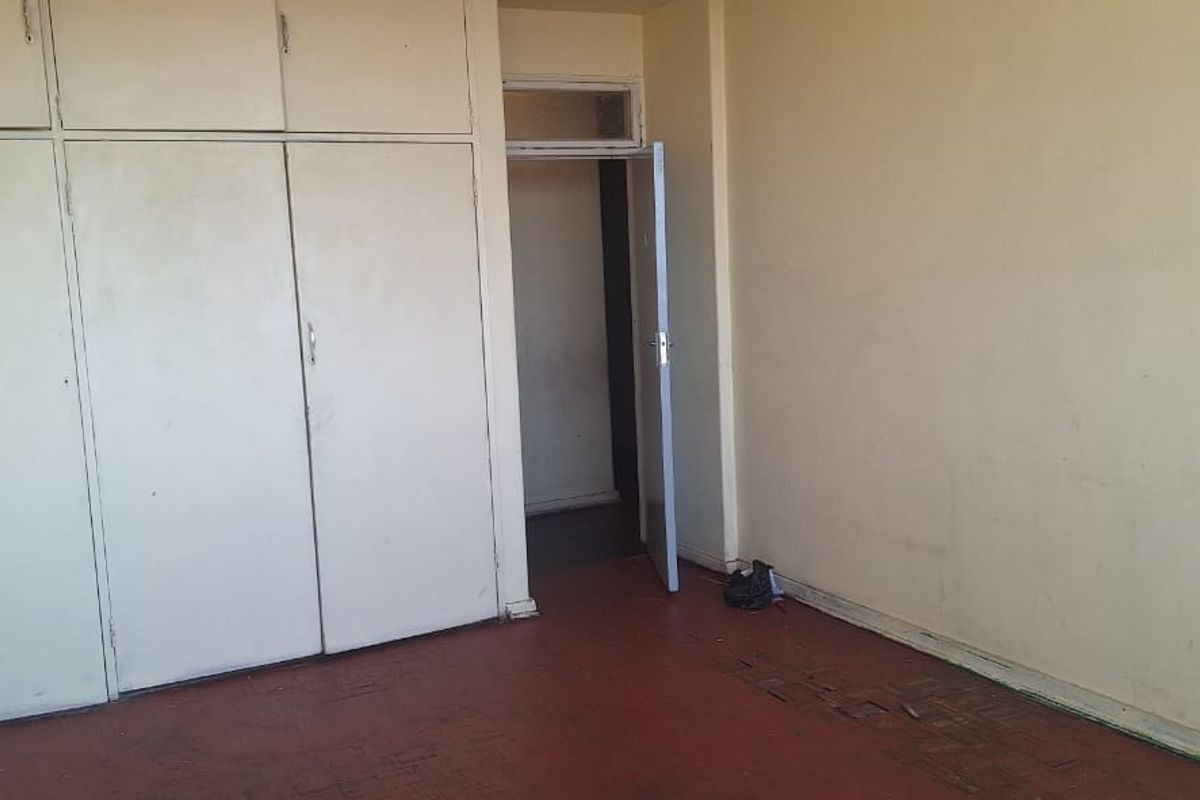 The Biggest 2 Bed In The Entire Building - Photo 2