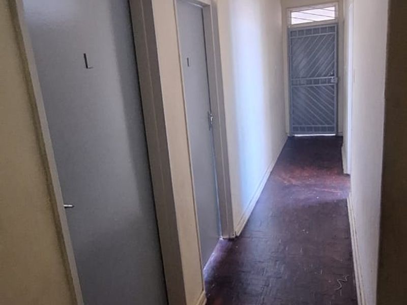 The Biggest 2 Bed In The Entire Building - Photo 8