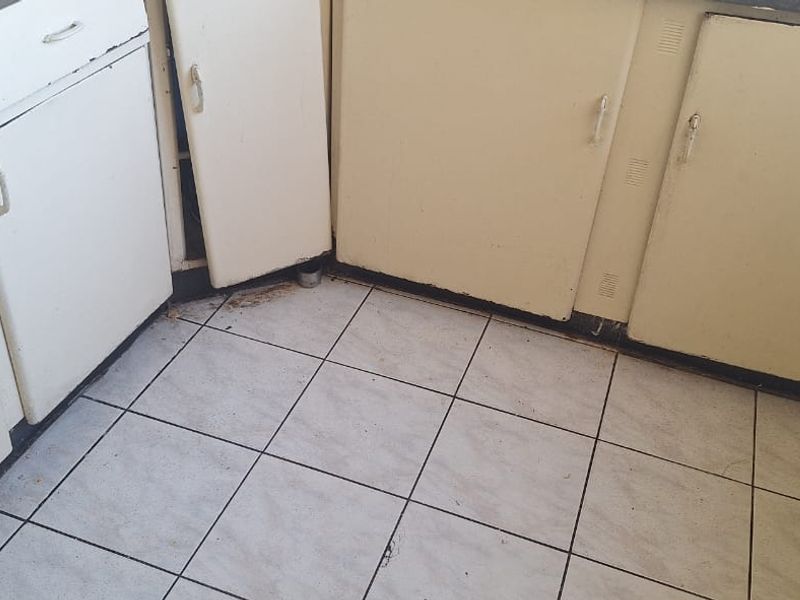 The Biggest 2 Bed In The Entire Building - Photo 4