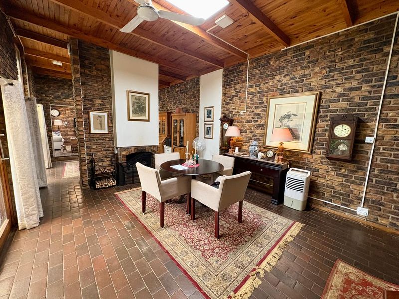 Family home with Large Flatlet - Photo 3