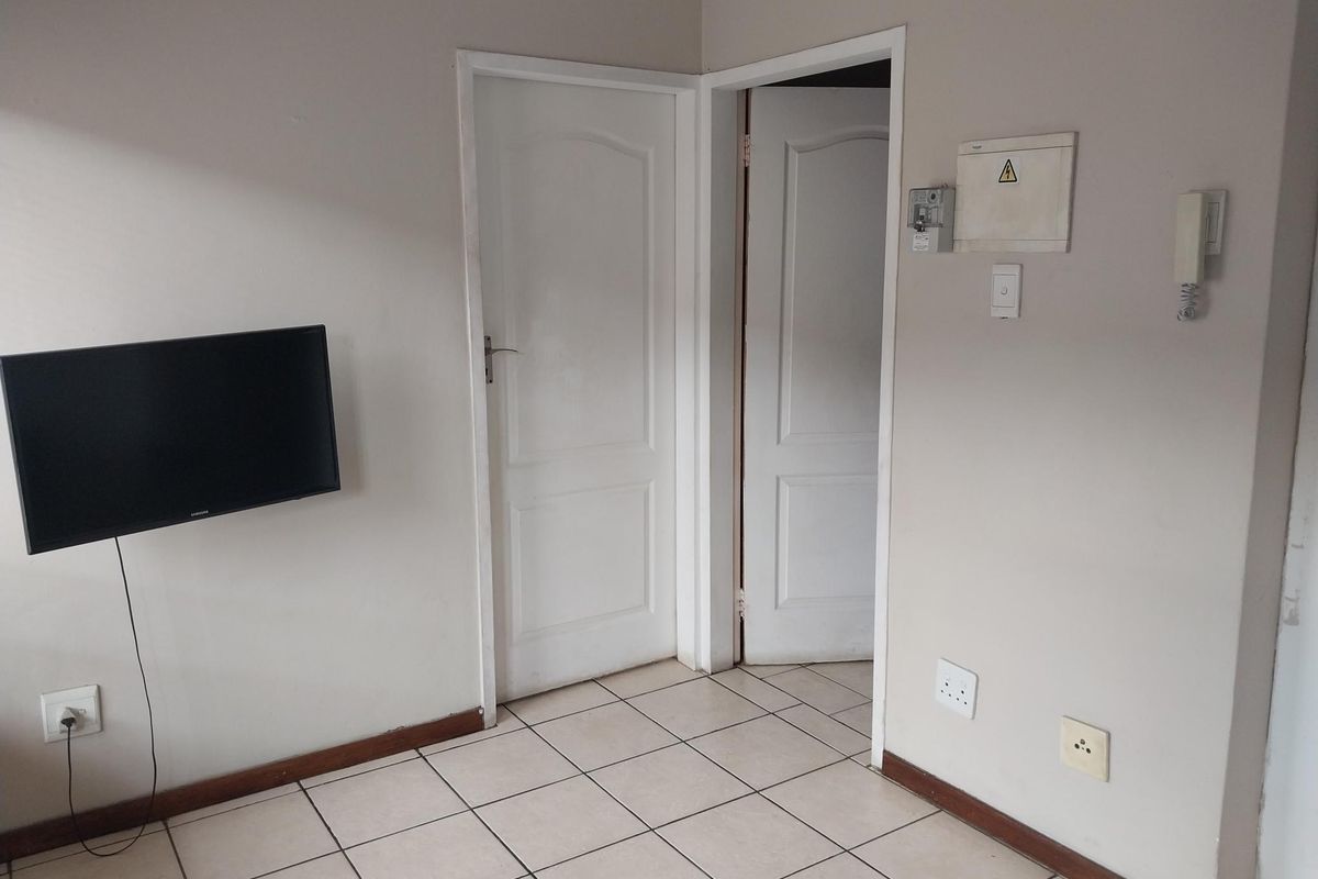 Investment Opportunity | 2 Bedroom Apartment For Sale! - Photo 3