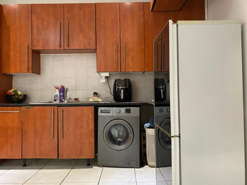 Discover Urban Elegance: Your 2 Bedroom Haven in Vibrant Marshalltown - Photo 6