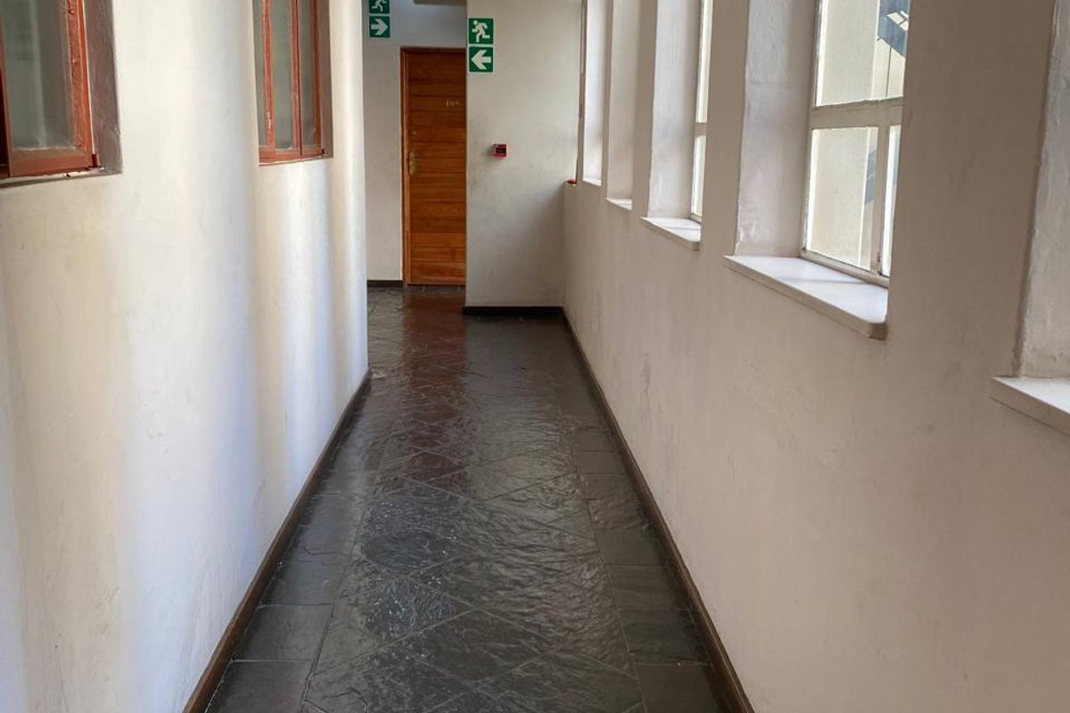 Discover Urban Elegance: Your 2 Bedroom Haven in Vibrant Marshalltown - Photo 2