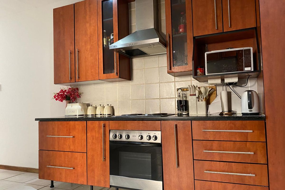 Discover Urban Elegance: Your 2 Bedroom Haven in Vibrant Marshalltown - Photo 5