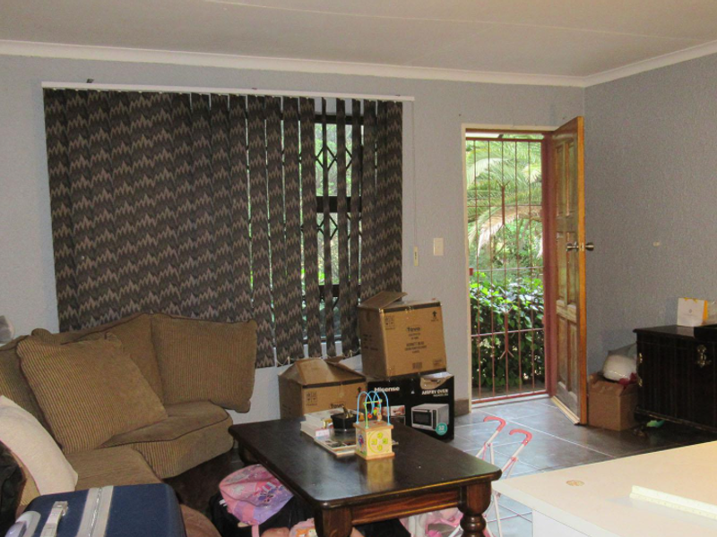Stunning 5 Bedroom family Home in Kloofendal ,Space ,style and Potential - Photo 8