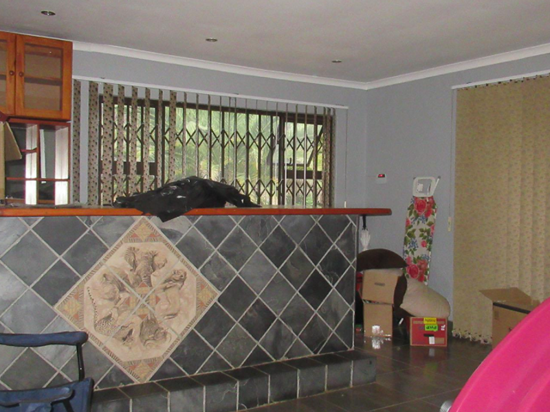 Stunning 5 Bedroom family Home in Kloofendal ,Space ,style and Potential - Photo 6