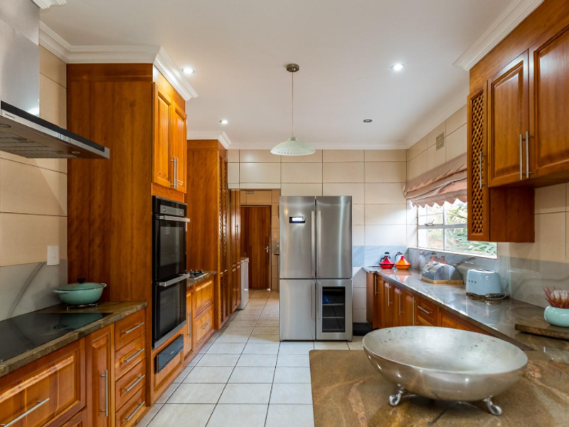 Ridgefront Home with Jacuzzi, Cottage & Beautiful Kloofendal Views - Photo 2