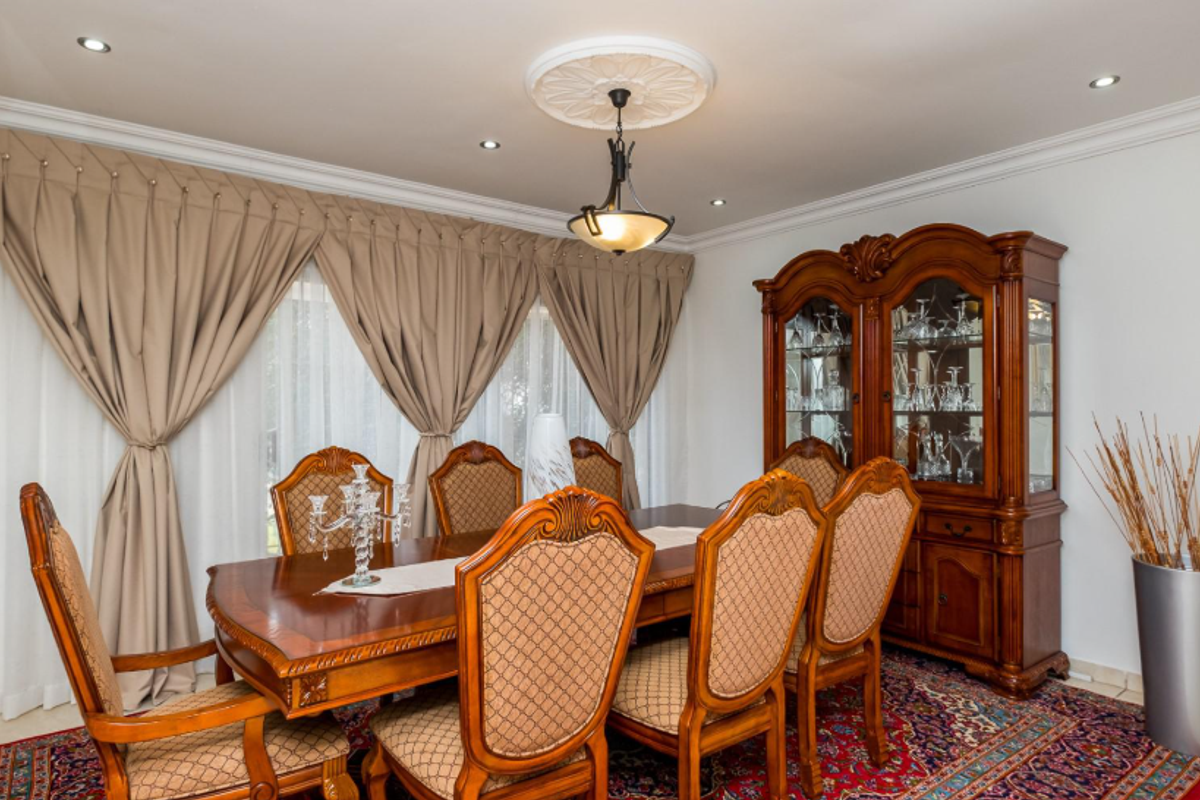 Ridgefront Home with Jacuzzi, Cottage & Beautiful Kloofendal Views - Photo 5