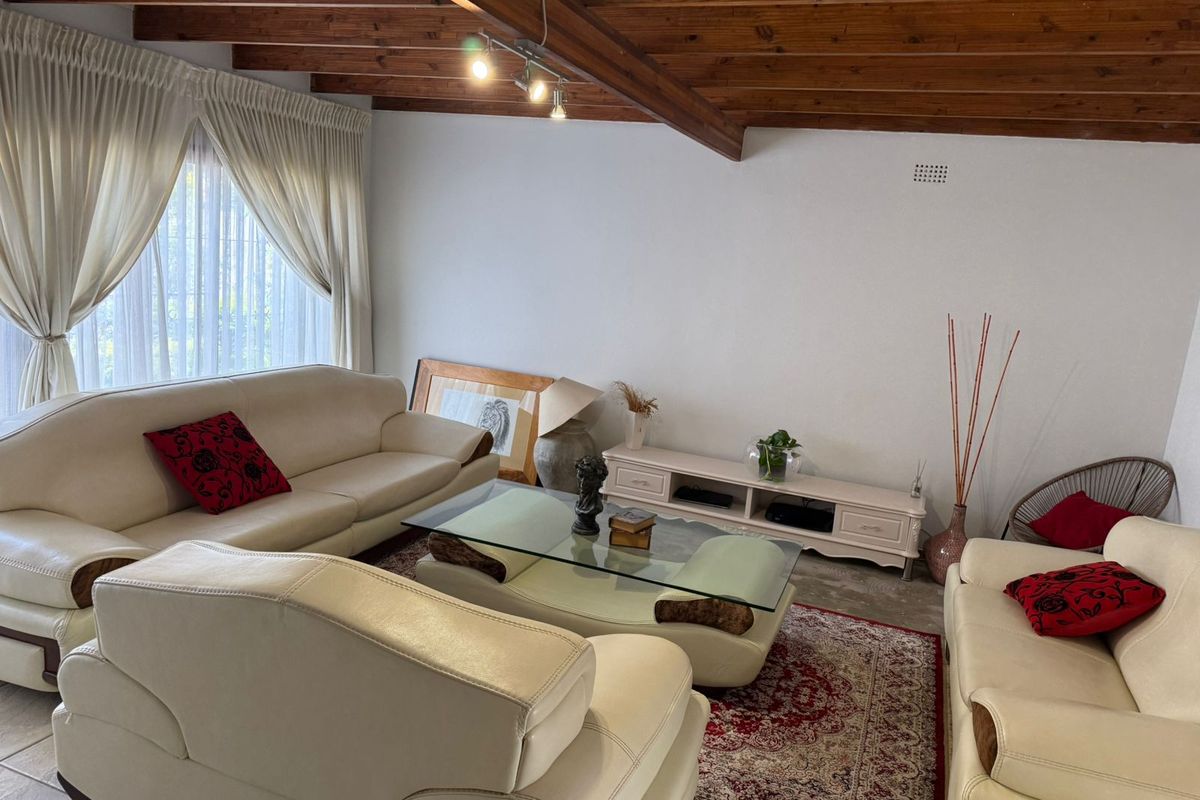 Ridgefront Home with Jacuzzi, Cottage & Beautiful Kloofendal Views - Photo 3