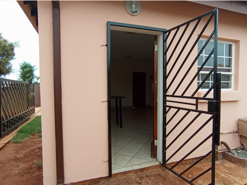 2 Bedroom Home for Sale in The Orchards, Pretoria North - Photo 3