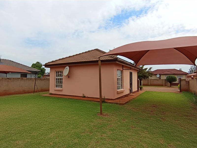 2 Bedroom Home for Sale in The Orchards, Pretoria North - Photo 2