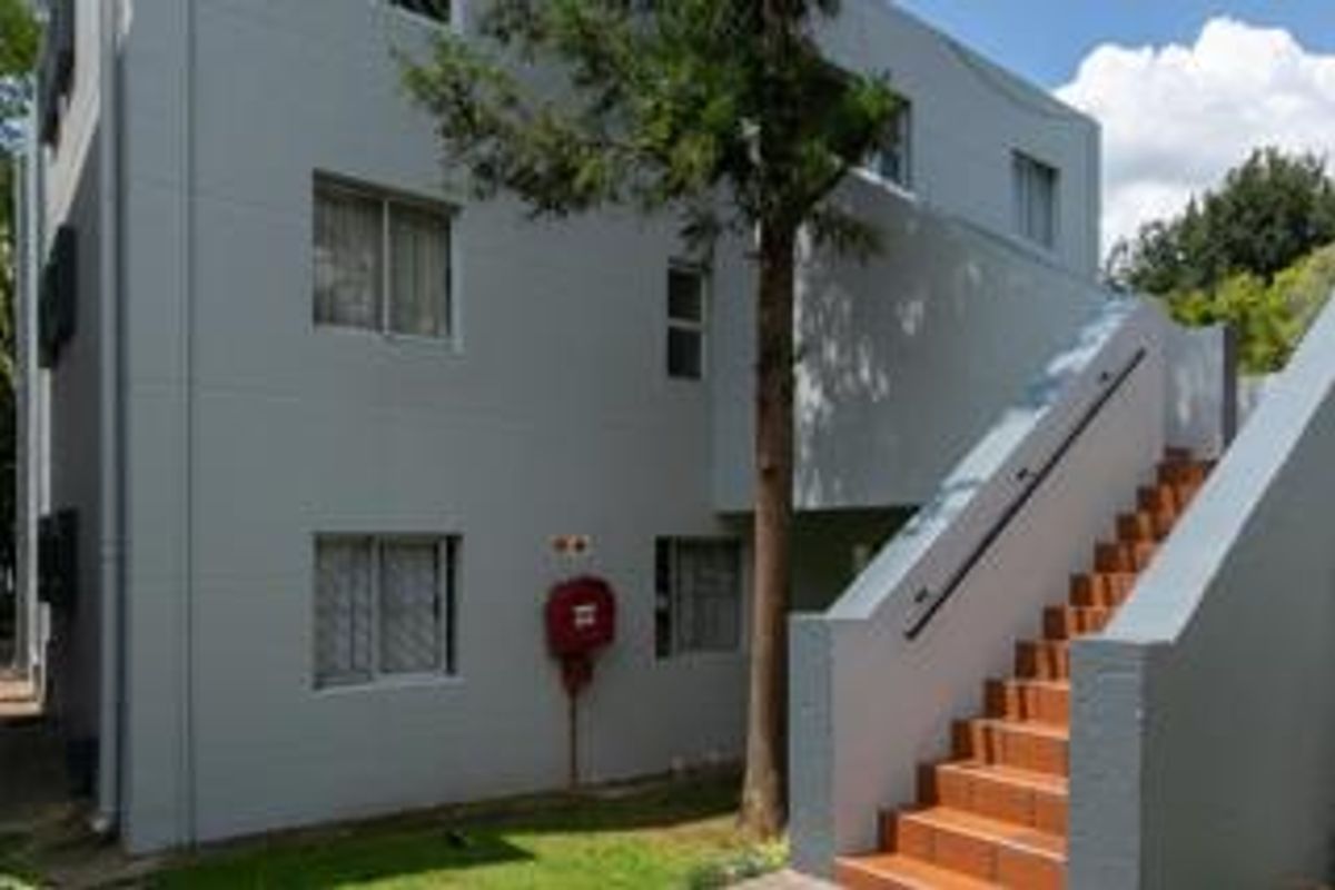 2 Bedroom Furnished Apartment To Let in Sandown, Sandton - Photo 4