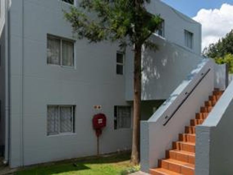 2 Bedroom Furnished Apartment To Let in Sandown, Sandton - Photo 4