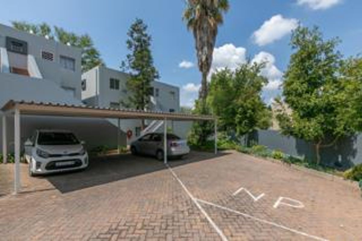 2 Bedroom Furnished Apartment To Let in Sandown, Sandton - Photo 2