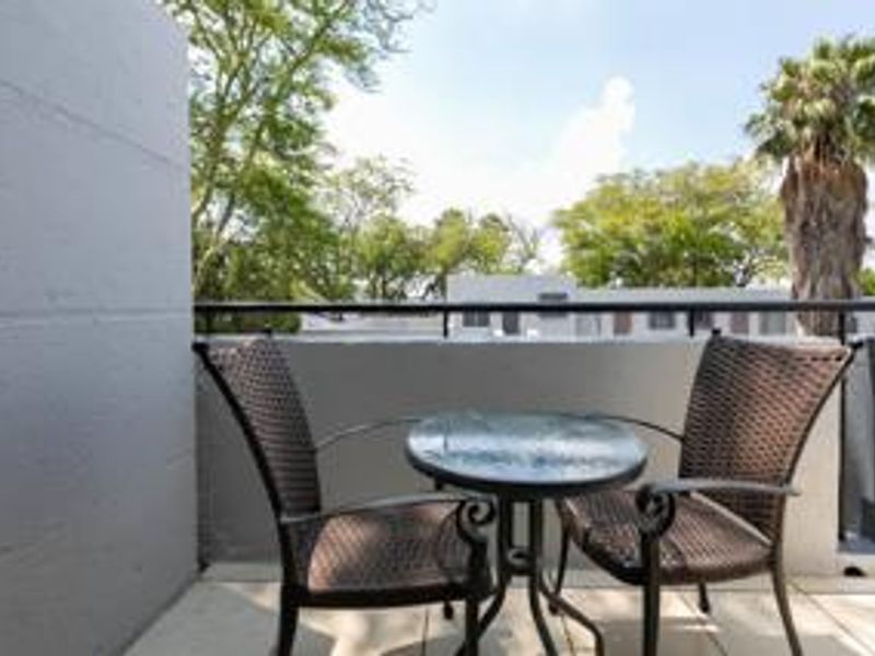 2 Bedroom Furnished Apartment To Let in Sandown, Sandton - Photo 10