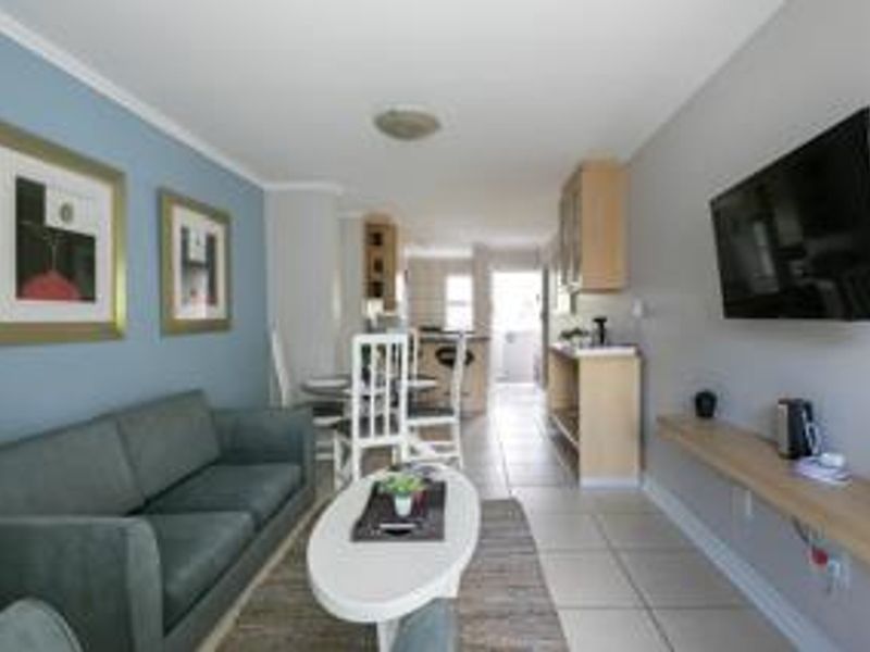 2 Bedroom Furnished Apartment To Let in Sandown, Sandton - Photo 6