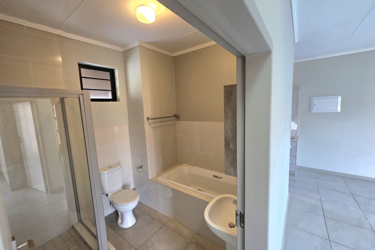 Absolute lock up and go!! - Photo 4