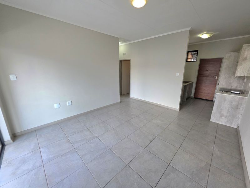 Absolute lock up and go!! - Photo 9