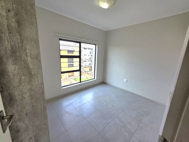 Absolute lock up and go!! - Photo 6