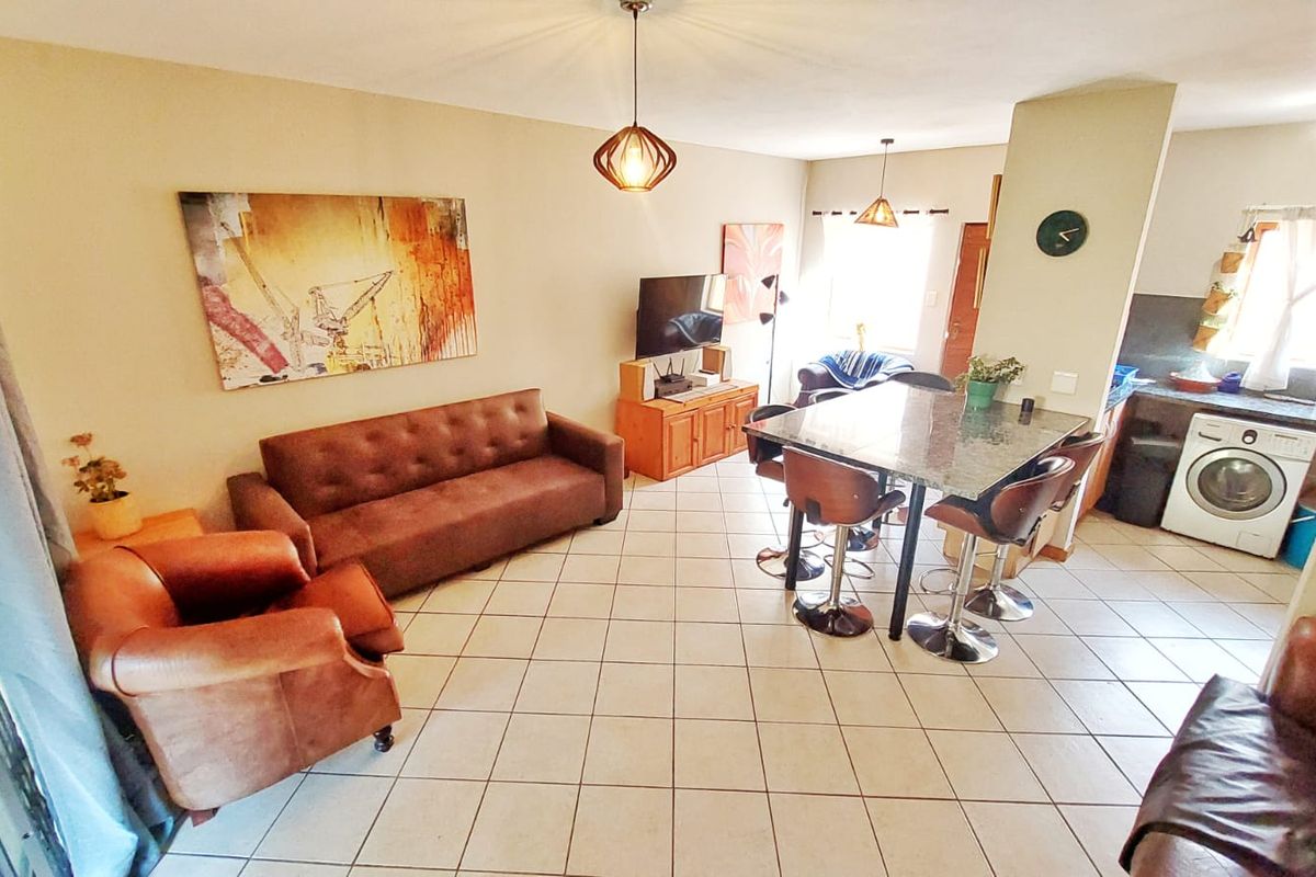 2 Bedroom 1 bath 1 Garage Duplex - Photo 5