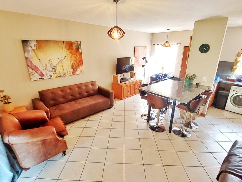 2 Bedroom 1 bath 1 Garage Duplex - Photo 5