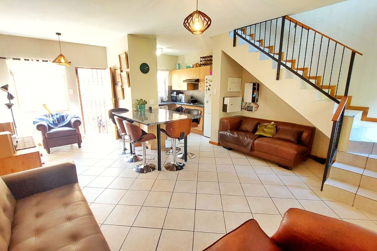 2 Bedroom 1 bath 1 Garage Duplex - Photo 4