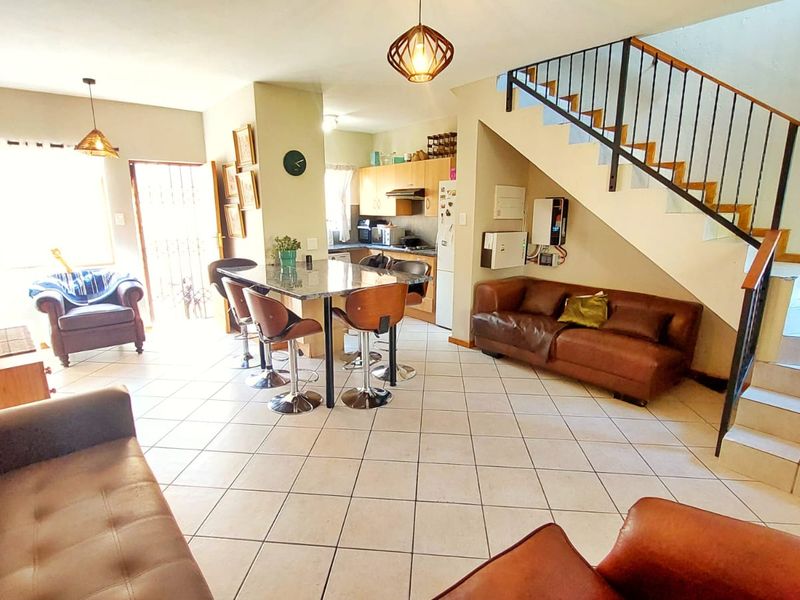 2 Bedroom 1 bath 1 Garage Duplex - Photo 4