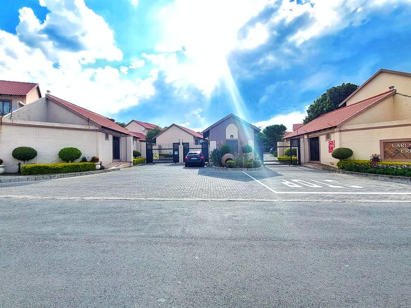 2 Bedroom 1 bath 1 Garage Duplex - Photo 2