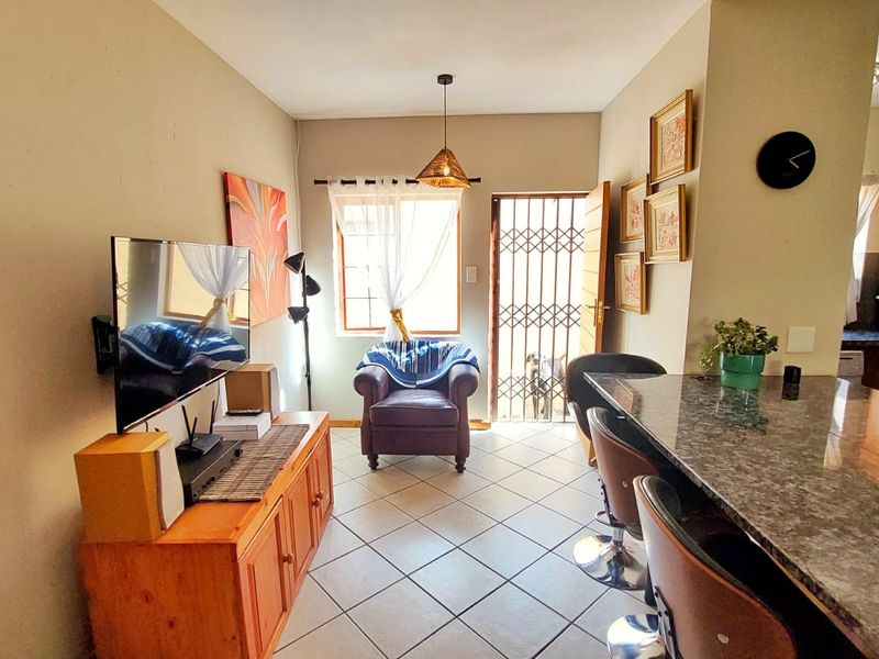 2 Bedroom 1 bath 1 Garage Duplex - Photo 6