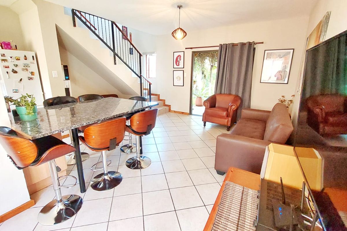 2 Bedroom 1 bath 1 Garage Duplex - Photo 3