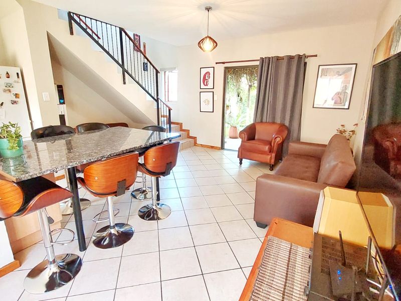 2 Bedroom 1 bath 1 Garage Duplex - Photo 3