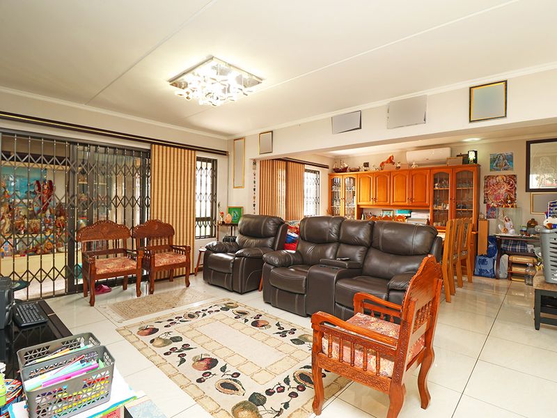 Modern 3 bedroom house for sale in Summerset, Midrand—Ideal for families seeking comfort & style - Photo 6